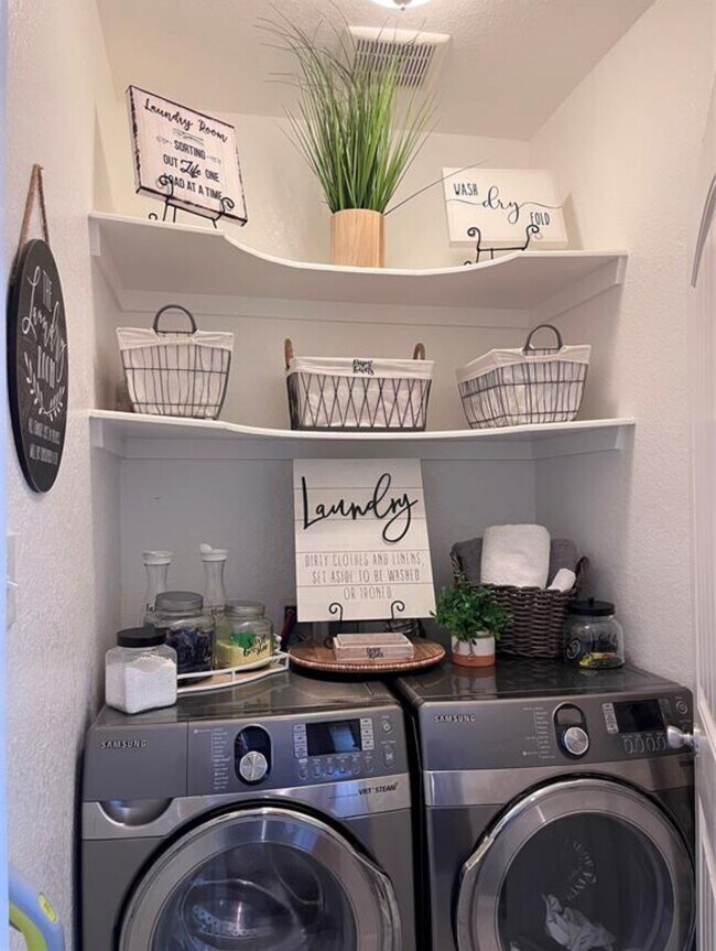 Photo - 13805 Renault St