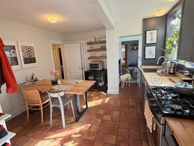 Photo - 140 Larch Rd Unit 1