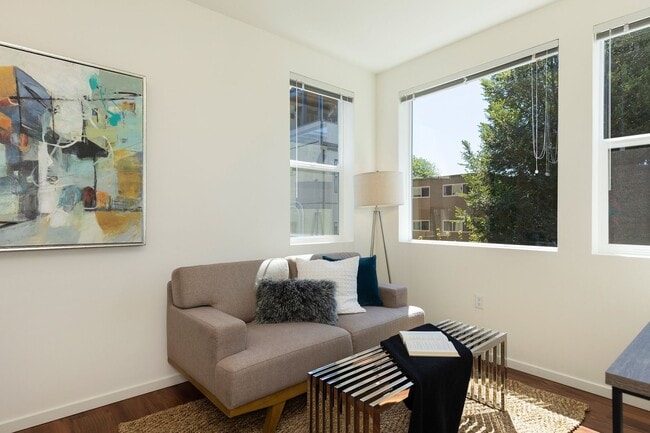 Photo - Vue on Harvard