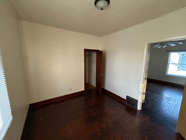 Photo - 1897 E Newberry St