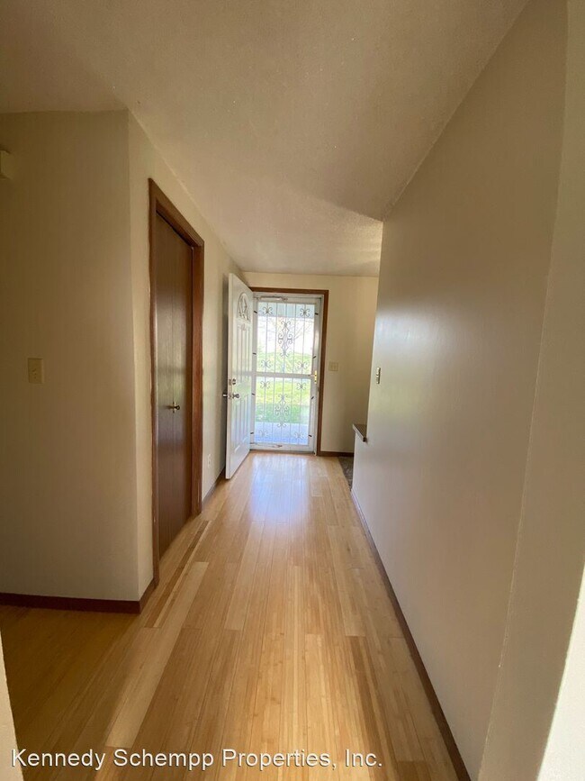 Photo - 3 br, 2.5 bath House - 333 Cravens