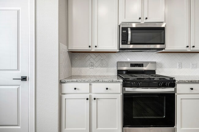 Photo - 15686 Honey Cv Dr