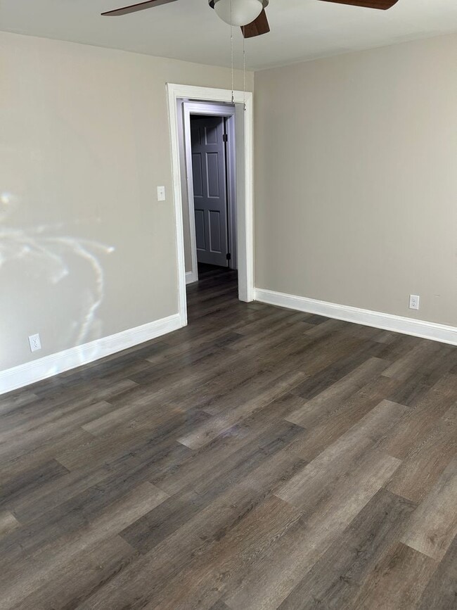 Photo - 1629 Emerald St