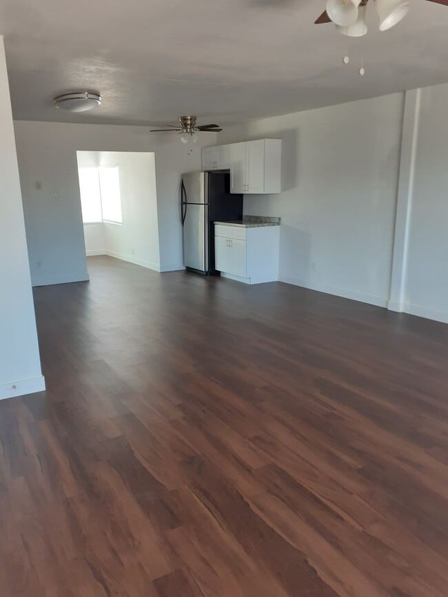 Photo - Spacious 4 Bed/2 Bath With Den  Updated Dec 2023.