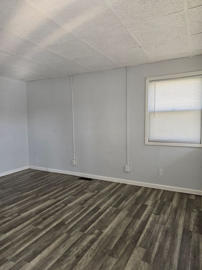 Photo - 2 Bedroom 1 Bath Unit in Triplex Unit 1032 S. Wisconsin Ave.