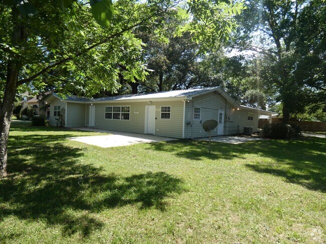 Building Photo - Charming 4BR/2BA home in Milton