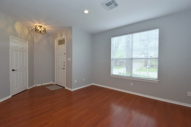 Photo - 20415 Lonestar Oak St