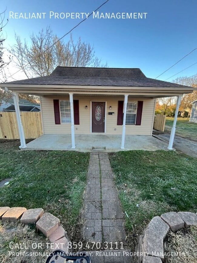 Building Photo - 400 Broadway-