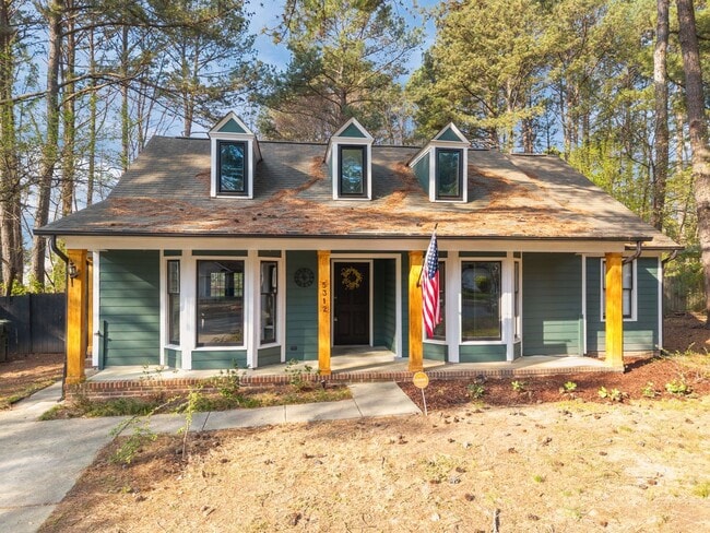 Building Photo - Charming 3BR Home with Large Private Yard Near Downtown Raleigh