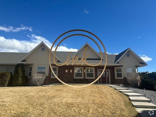 Building Photo - Gorgeous Gardnerville home