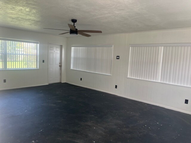 Photo - 6314 S Lois Ave