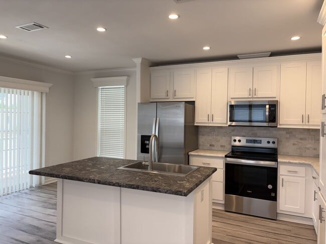 Photo - 19148 Meadowbrook Ct