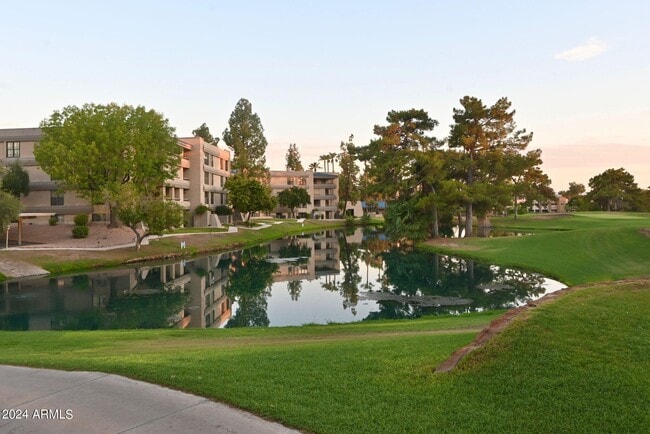 Building Photo - 5122 N 31st Way Unit 218