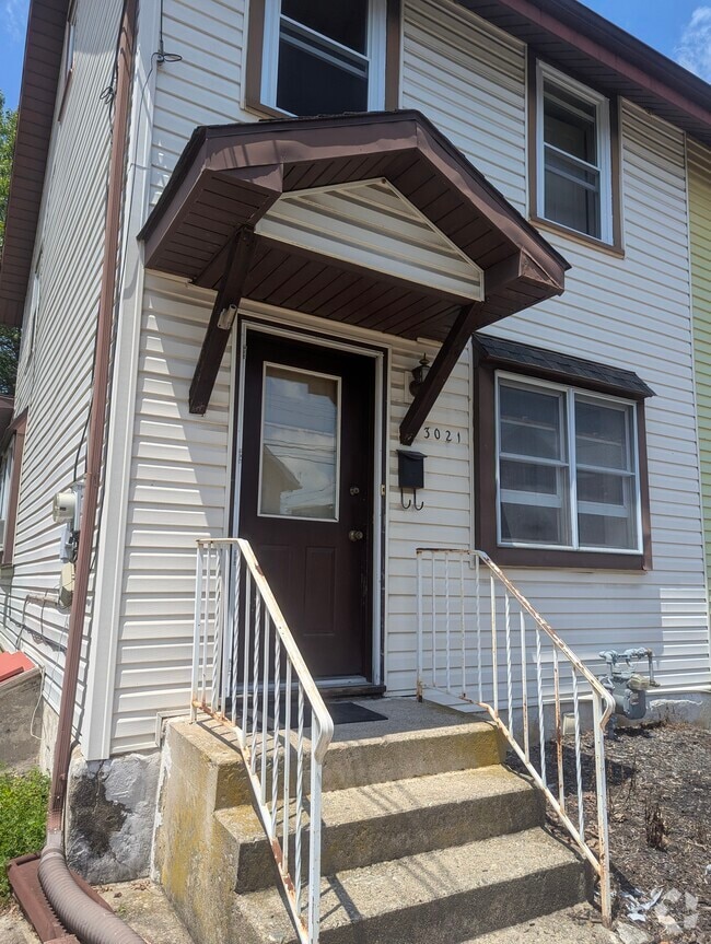 Building Photo - 3021 N 2nd St Rental