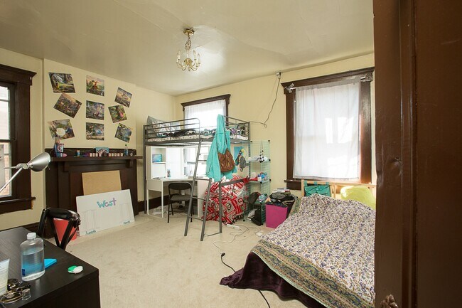 Photo - 2136-2138 Summit St