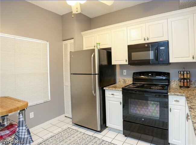 Photo - 1044 Woodshire Ln