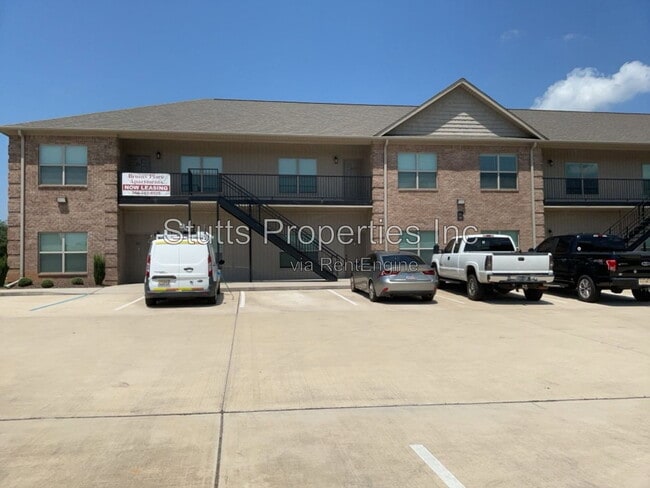 Building Photo - 145 Bruin Dr Unit 223