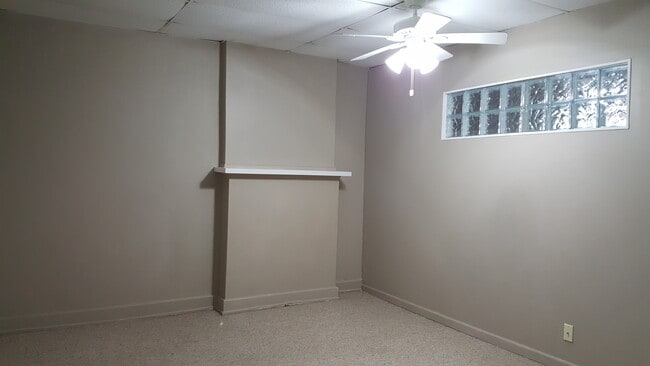 1st Bedroom - 993 National Rd Unit 2