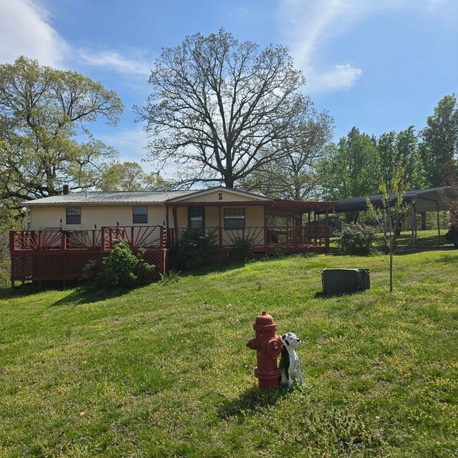 Freshly Updated 3 Bedroom/ 2 Bathroom Coun... - Freshly Updated 3 Bedroom/ 2 Bathroom Coun... House