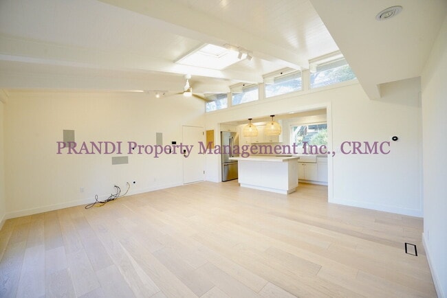 Photo - Air Conditioned San Rafael House with Pano...