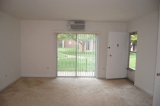 Photo - 140 E Lake St Unit 9B