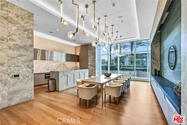 Photo - 877 Francisco St Unidad 2107