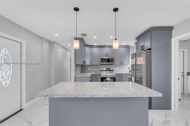 Photo - 1120 NW 184th Dr