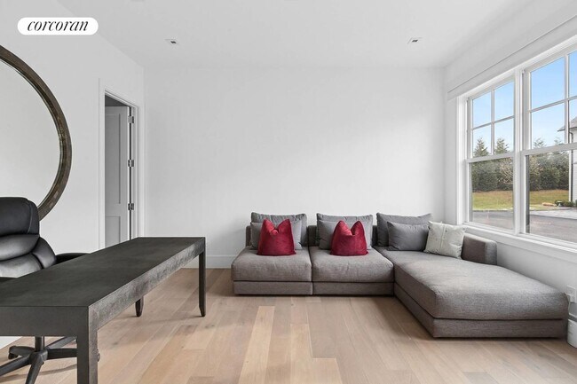 Photo - 16 Magnolia Dr