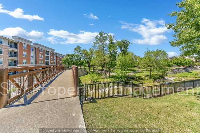 Photo - 679 Emily Ln