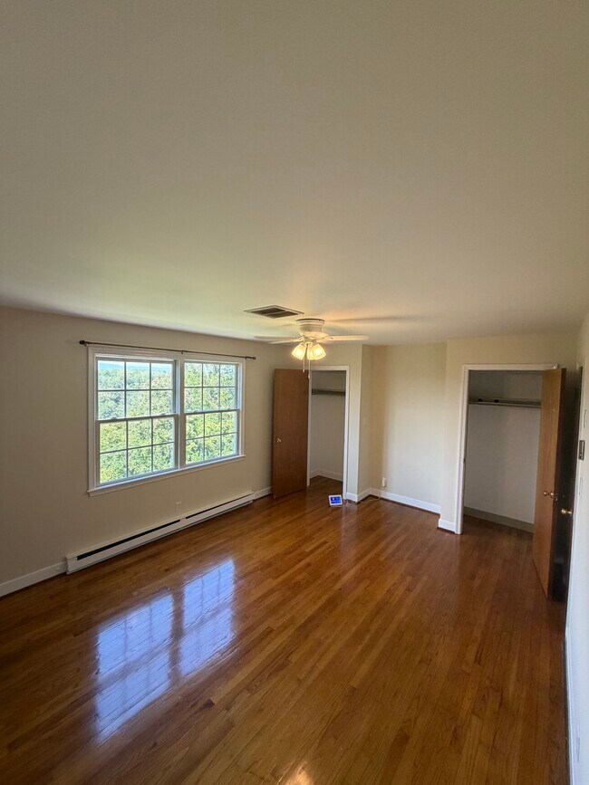 596A Reservoir Ridge Rd