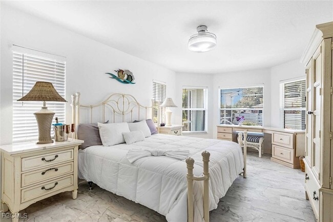 Photo - 310 SE 47th St