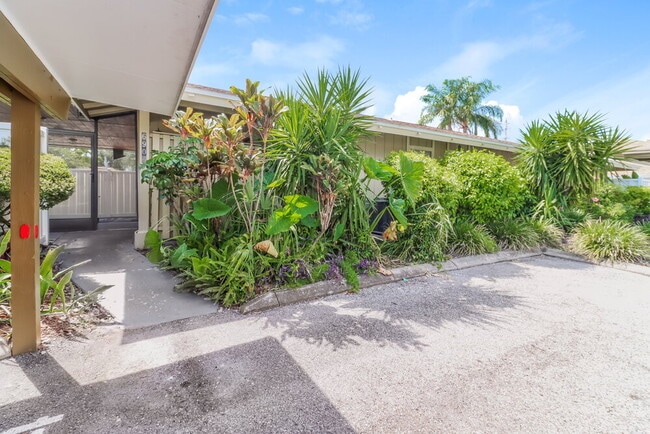 Building Photo - 6906 El Centro Ct Rental