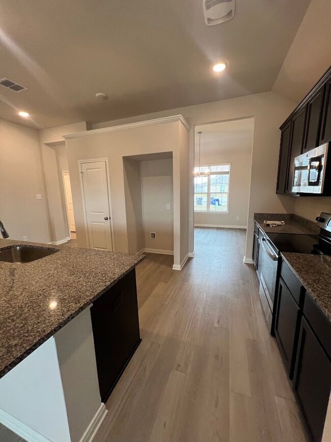 3809 Centerfire Rd