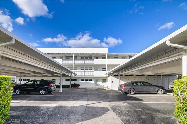 Building Photo - 624 Broad Ave S Unit J624 Rental