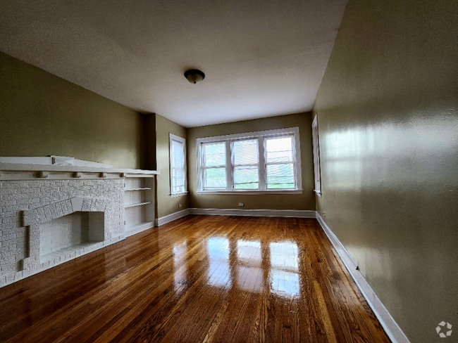 Building Photo - 1549 N Waller Ave Unit 3 Rental