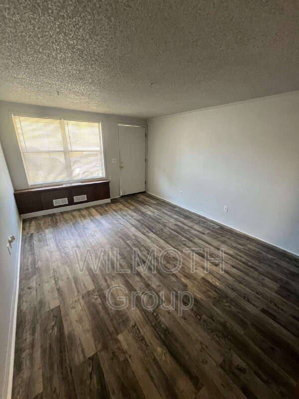 Photo - 2000 Indianapolis Rd Unit 104