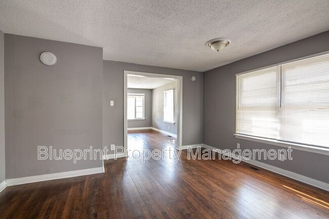 Photo - 2242 3rd Ave S