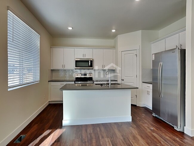 Photo - 3964 Wyedale Way