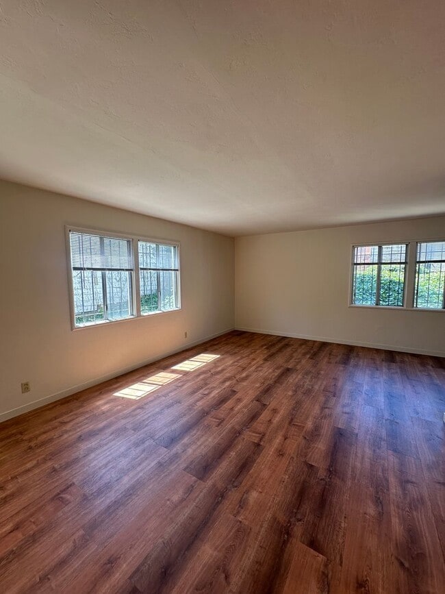 Photo - Lantz Building 03 - E 29th St Unidad 1945 East 29th Street