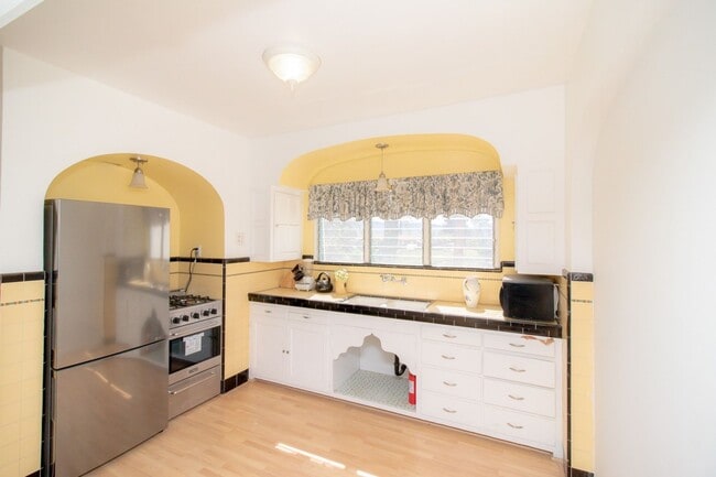 Photo - Exclusive 2 Bed/1 Bath Spanish-Style Home ...