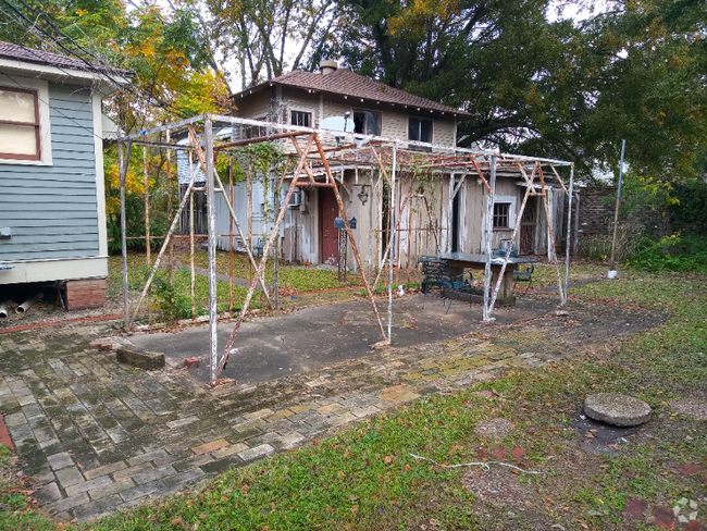 Building Photo - 623 Lafayette St Rental