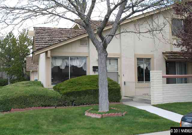 Cool off with a pool and central air. - Cool off with a pool and central air. House