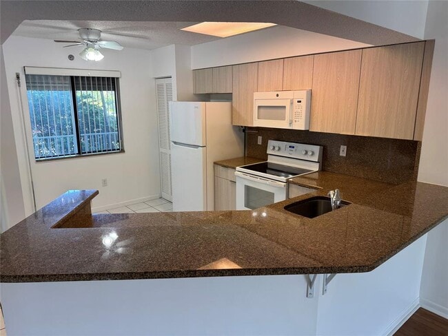 Building Photo - 2334 S Cypress Bend Dr Rental