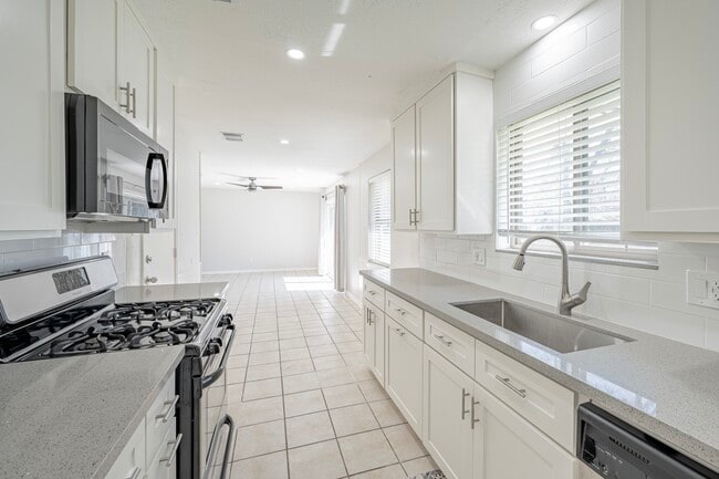 Building Photo - 3435 Gary Ln