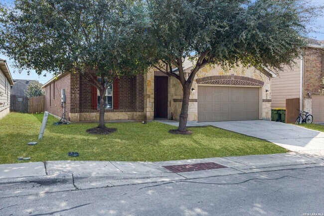 Photo - 322 Walnut Crest