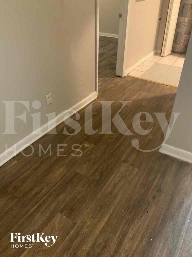 Photo - 1698 Sandtown Rd SW