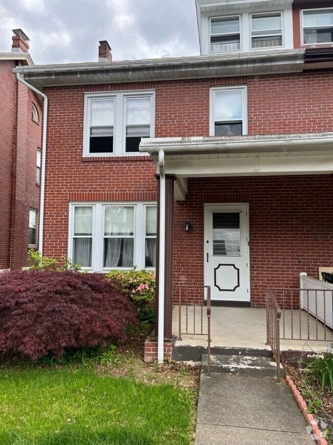 Building Photo - 3 Bedroom House Governor Mifflin Schools