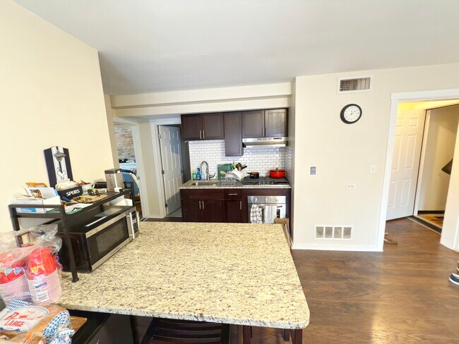Photo - 1503 W Fullerton Ave Unit 2