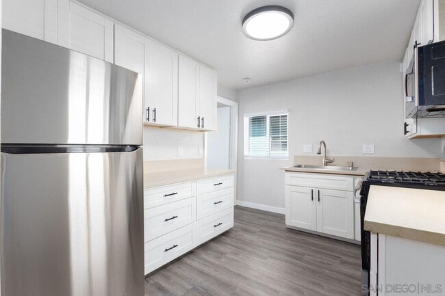Building Photo - 2856 Franklin Ave Unit B Rental