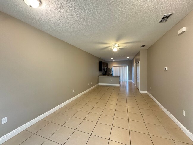Photo - BEAUTIFUL 3 Bd/ 2 Ba DUPLEX!